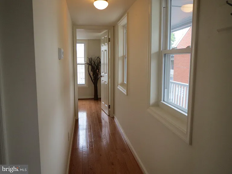 446 W South St — Photo 11
