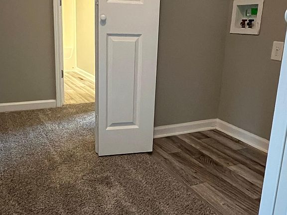 4th image of 839 Shelton Cir