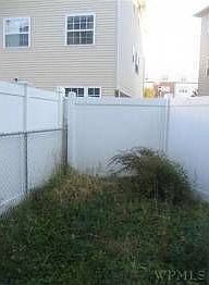 2nd image of 100-123 Admiral Ct #21