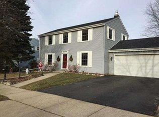 N99W6308 Oriole Ln, Cedarburg, WI 53012