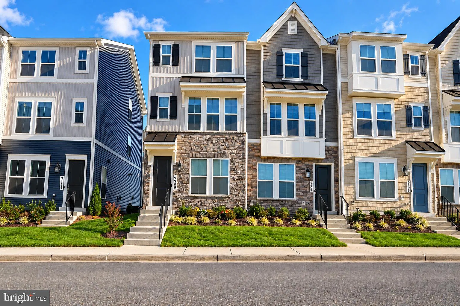 3 bed, 3.5 bath, 1600 sqft, $2,699 — Photo 1