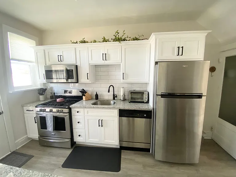 207 Jackson St — Photo 4
