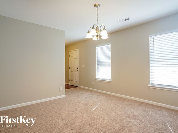 5th image of 1012 Meadow Oak Dr