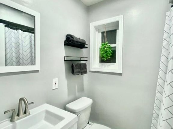 2nd image of 378 Valley St APT A6