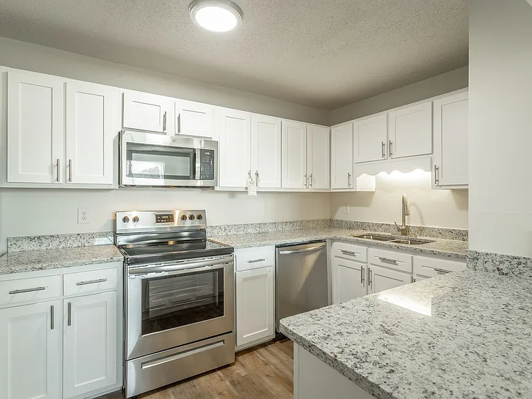 Kate's View Apartments | Updated North Chattanooga Apartments with Scenic Views — Photo 21
