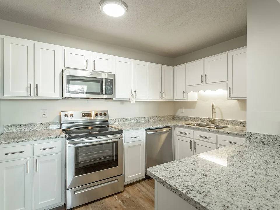 Kate's View Apartments | Updated North Chattanooga Apartments with Scenic Views