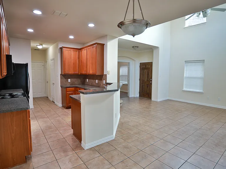4611 Penelope Ln — Photo 15
