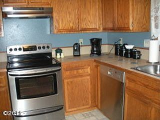 5th image of 1020 SE 32nd St