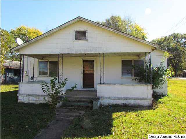 2nd image of 2031 Barry St