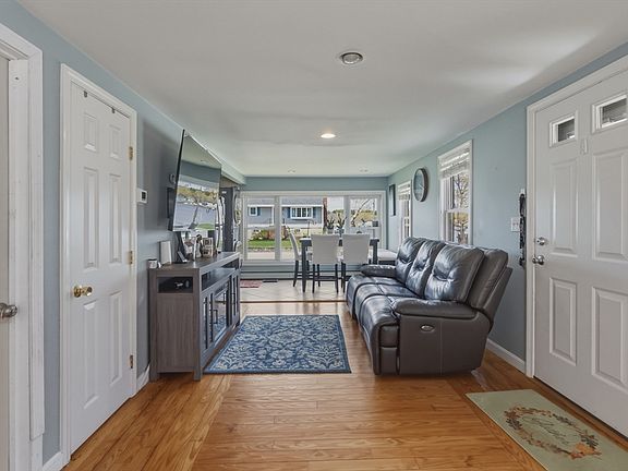 5th image of 7 Highland Bay Dr