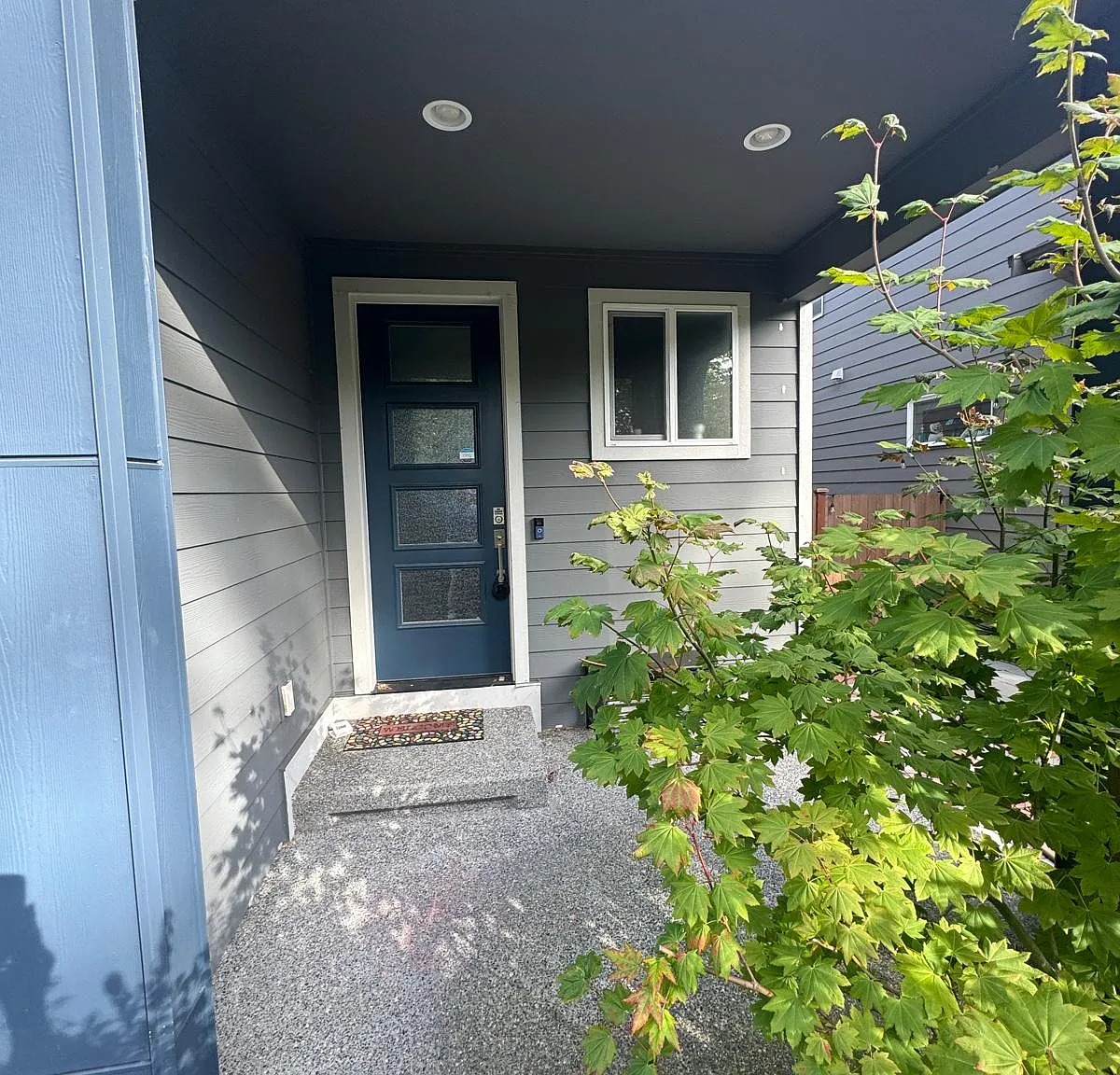 4 bed, 2410 sqft, $4,499 — Photo 4