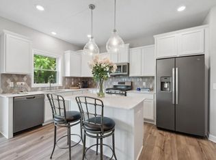 621 Sierra Pkwy, Waconia, MN 55387