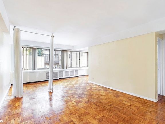 3rd image of 225 E 46th St APT 12B