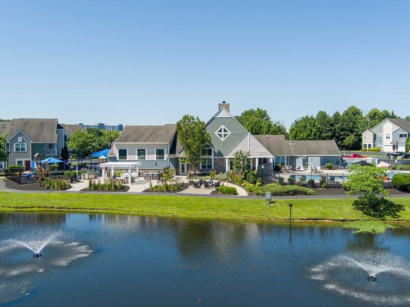 1 Burroughs Mill Cir #2305