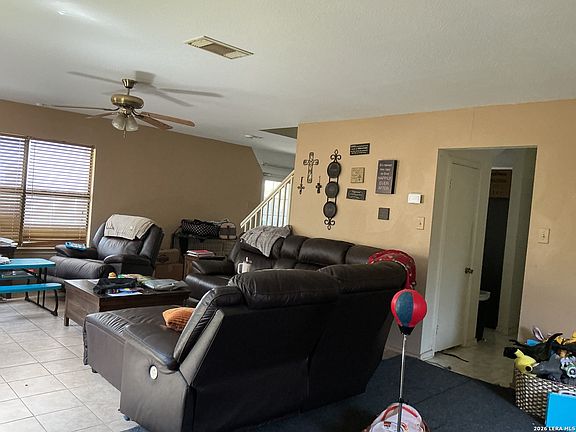 4th image of 9939 Kelton Dr