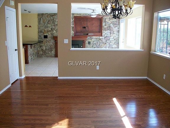 3rd image of 517 Farrington Ct