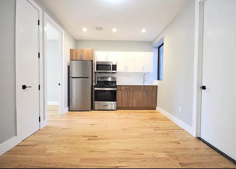 565 Saint Johns Pl #3A — Photo 4