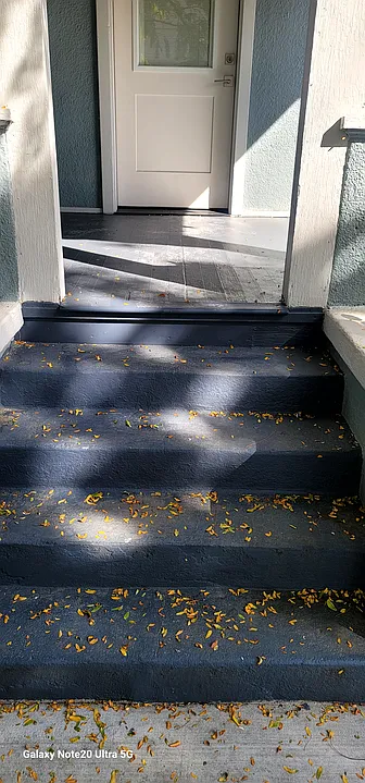 front entrance - 1614 W Franklin St #1614