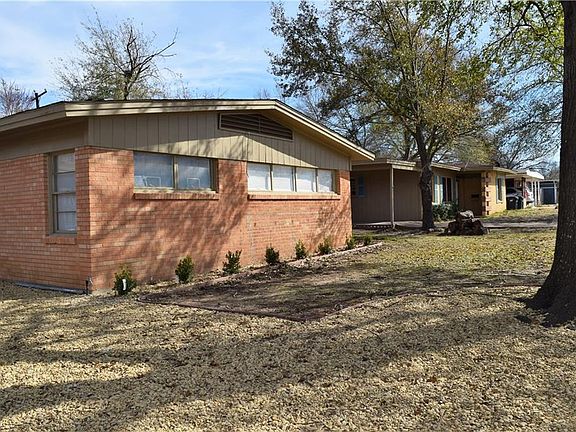 2nd image of 1821 Bowie Dr