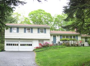 16 Brookwood Ln, Weston, CT 06883