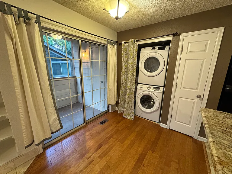 6048 Gunbarrel Ave — Photo 4