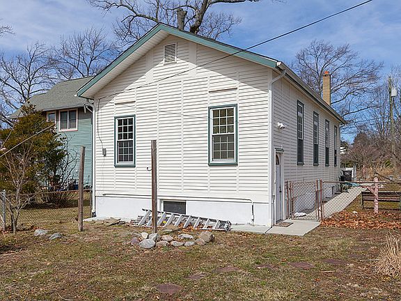 3rd image of 8 W Mantua Ave