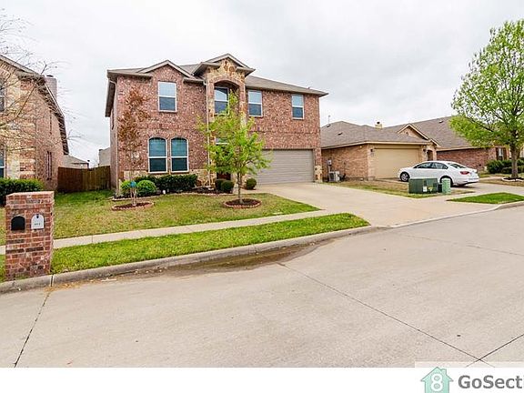 3rd image of 468 Eisenhower Ln
