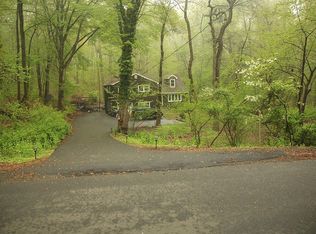 88 Beacon Hill Rd, Morganville, NJ 07751