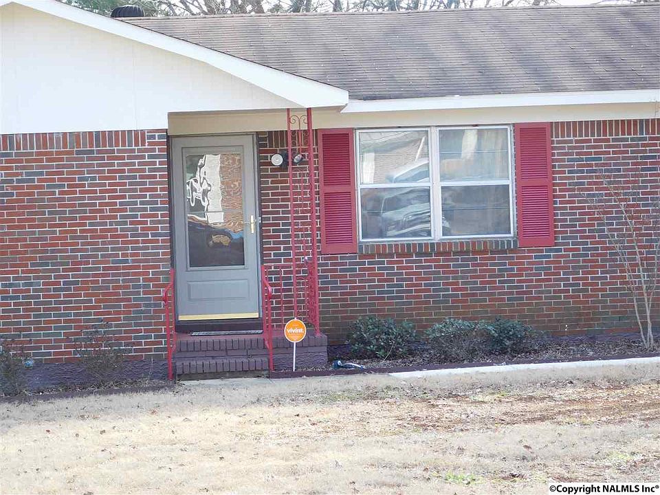 2nd image of 3101 Knollwood Cir NW