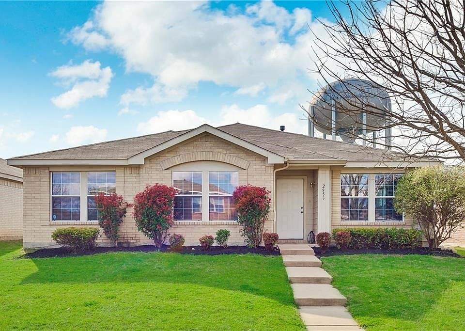 Welcome to 2953 Monticello Lane in Lancaster, Tx!