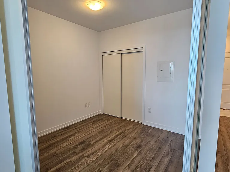 460 Dundas St E #512 — Photo 9
