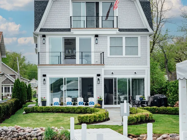 W3298 Park Dr, Lake Geneva, WI 53147