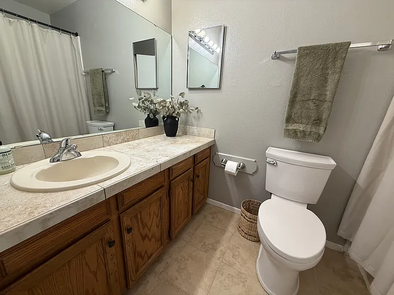 915 Valkenburg Dr — Photo 19