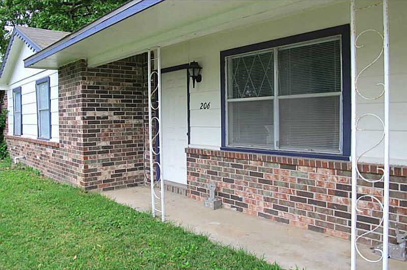 1st image of 206 Jay Ct