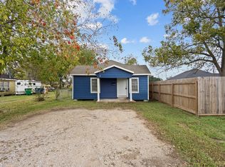419 N Parrish St, Angleton, TX 77515