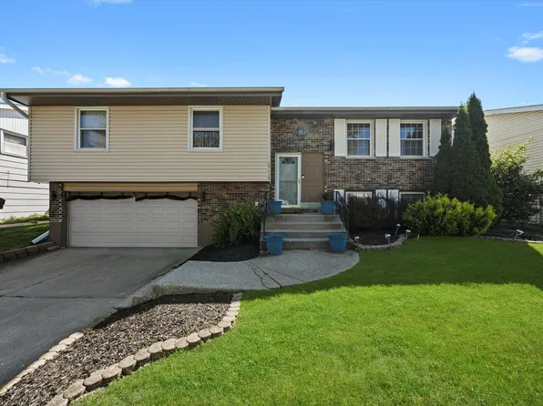 17115 Magnolia Dr, Hazel Crest, IL 60429