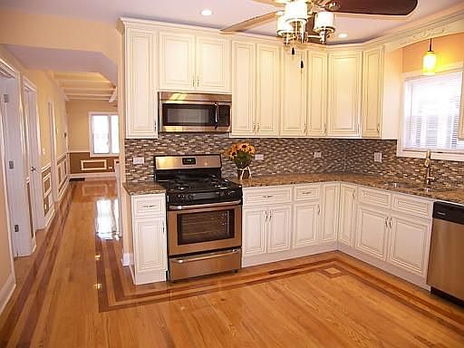 5th image of 2152 N Melvina Ave