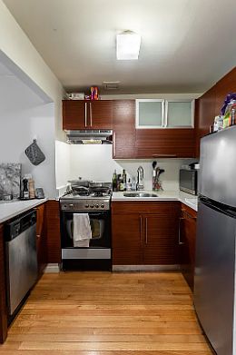 4th image of 184 Thompson St APT 3C