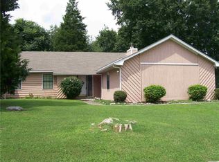 1025 Vicksburg Ln SE, Huntsville, AL 35803