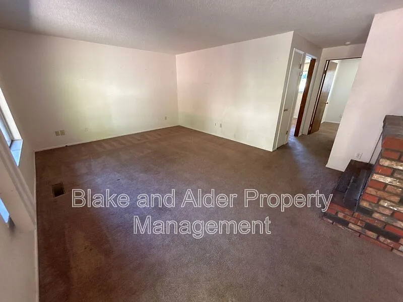 2 bed, 1.0 bath, 840 sqft, $1,595 — Photo 4