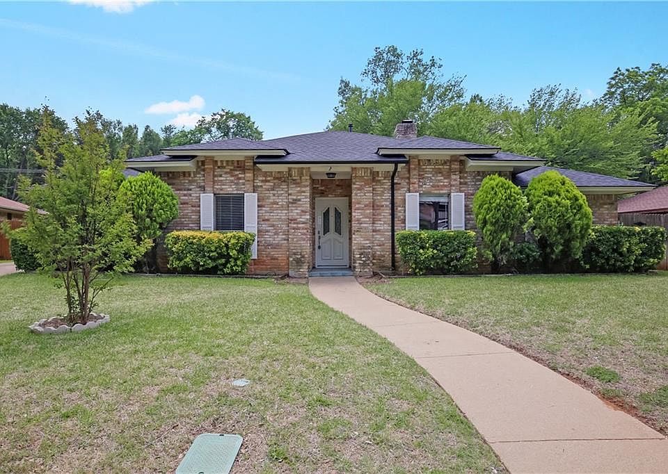 1st image of 404 Rivervalley Ct