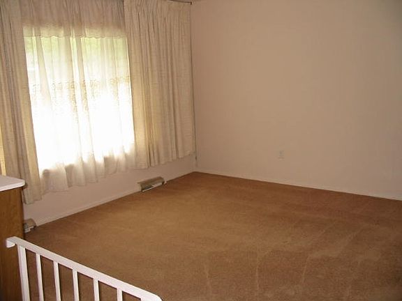 5th image of 105 Wilkins Ave