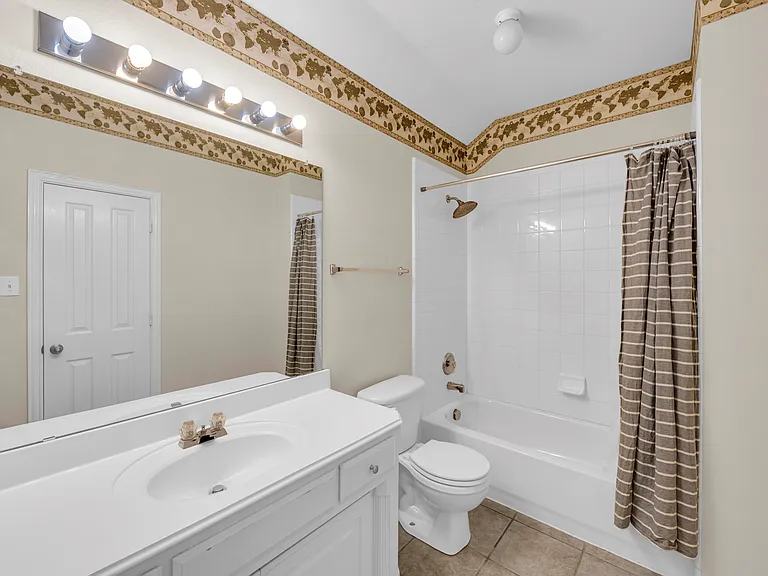 3920 Autumn Ln — Photo 32