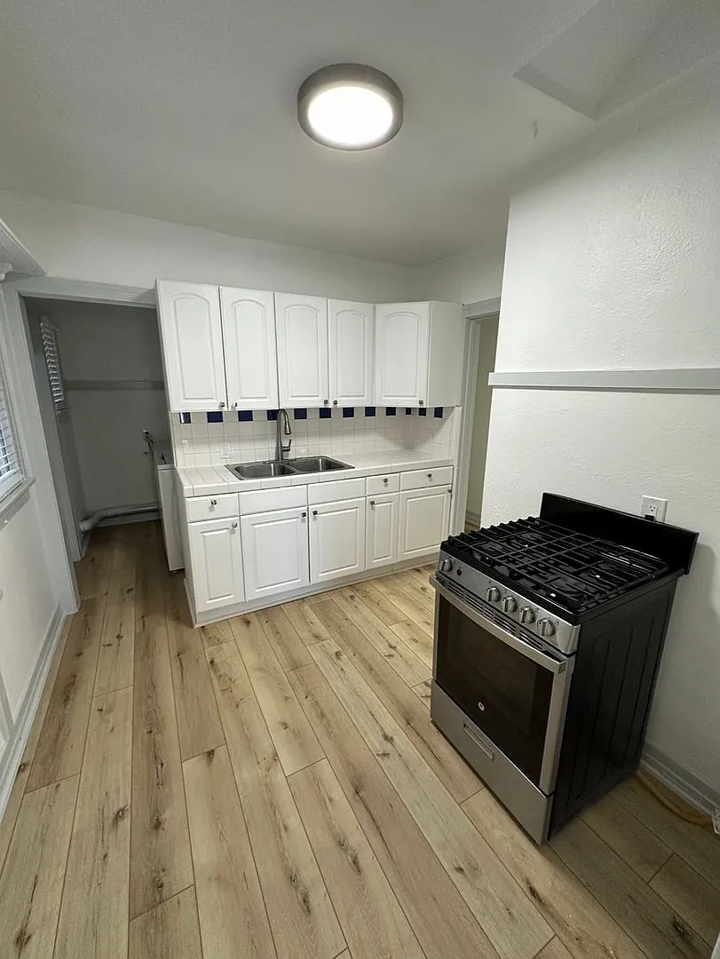1631 E Florida St — Photo 1