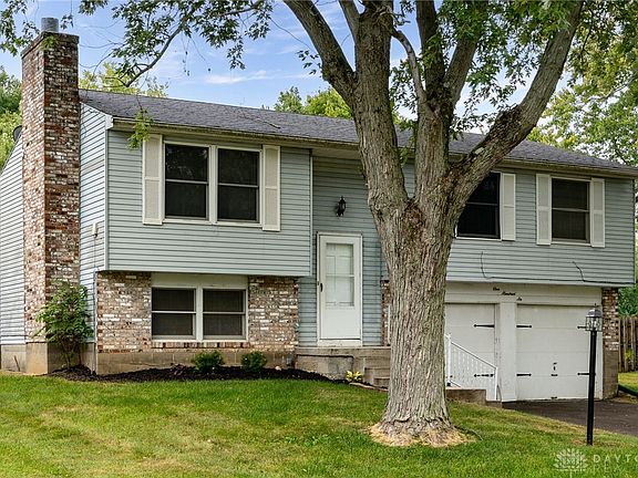 2nd image of 106 Waldwick Farm Cir