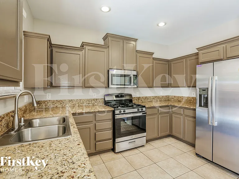 8227 Shallow River Ct — Photo 6