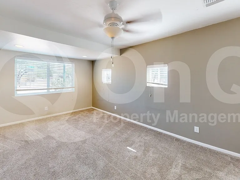 1305 E Water St — Photo 10
