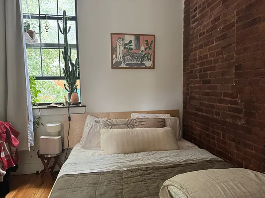 Rented by Gold-Stone Realty | media 13