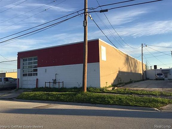 2nd image of 2222 Lapeer Ave