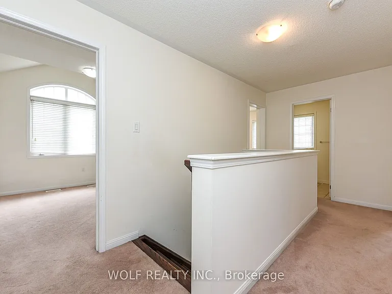 449 Tyrone Cres — Photo 15